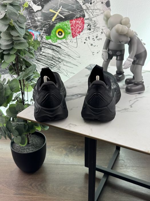 Кросівки Hoka Skyward 41 розмір Е16916
