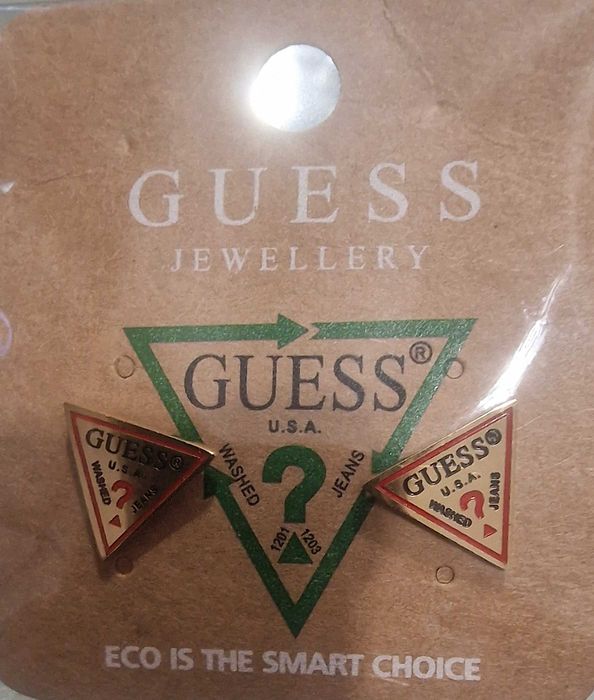 Brincos Guess dourados