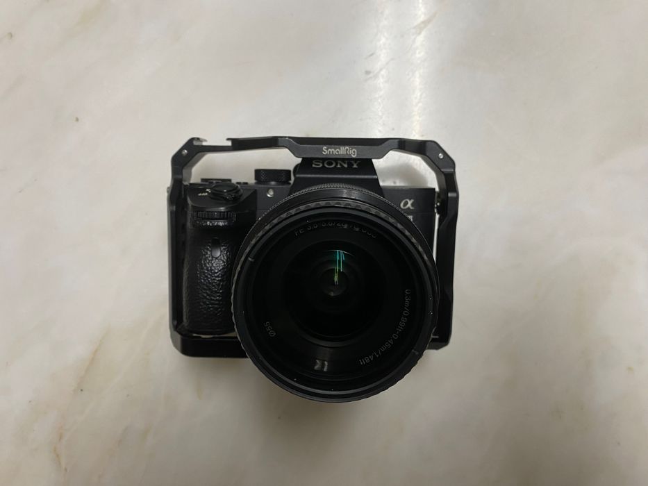 Sony a7iii + 28-70 f3.5/5.6 + Smallrig cage + filtro ND