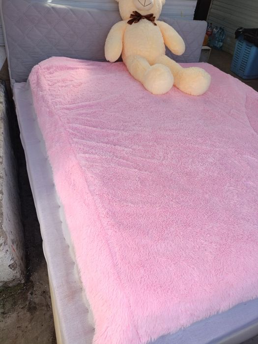 Кровать с матрасом 160/200