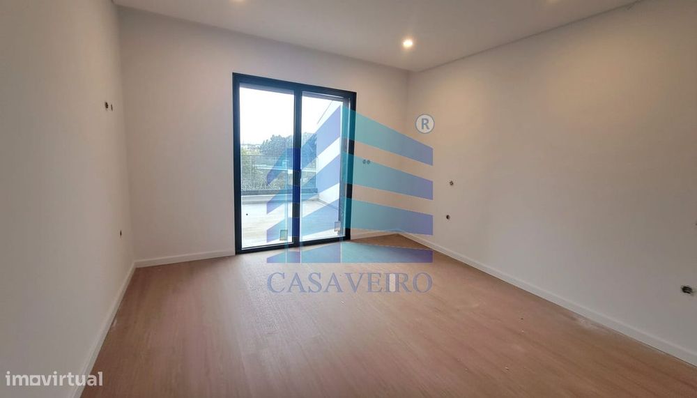 Apartamento T1  com Terraço no centro de Esgueira
