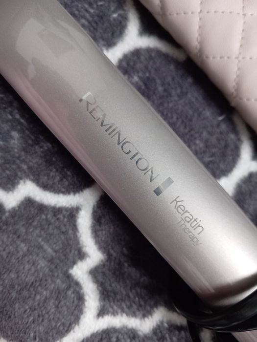 Prostownica REMINGTON Keratin Therapy