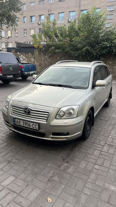 Продам тойота авенсіс
