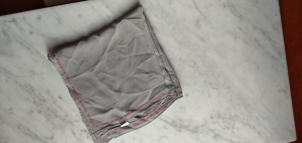 Apaszka Biodroga 100% jedwab szara bordowa jedwabna kwadratowa