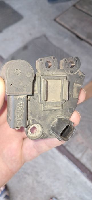 Генератор Valeo Renault