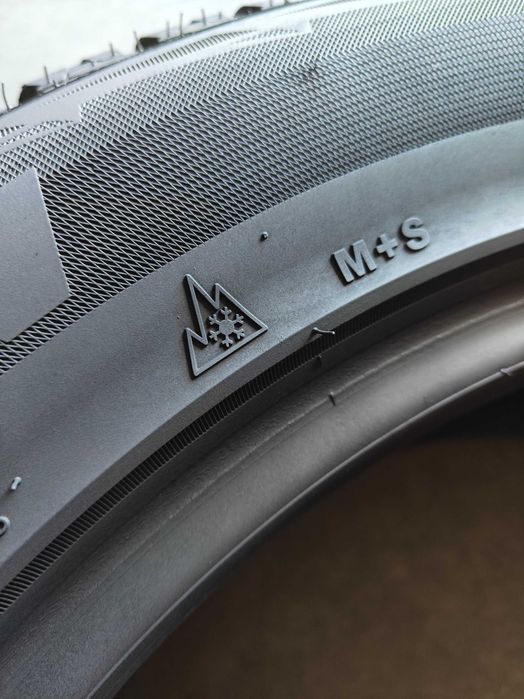 R18 235 55 шини зимові Kapsen Ice Max RW501 шини липучки