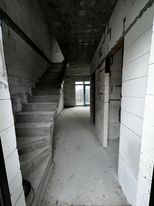 Продаж таунхаусу без ремонту с. Софіївська Борщагівка вул. Райдужна 43