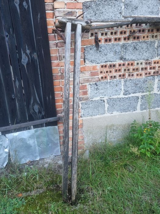 Stare urządzenie do ładowania drewna