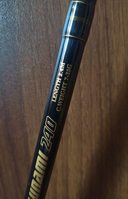 Продам спиннинг Tsunami 240