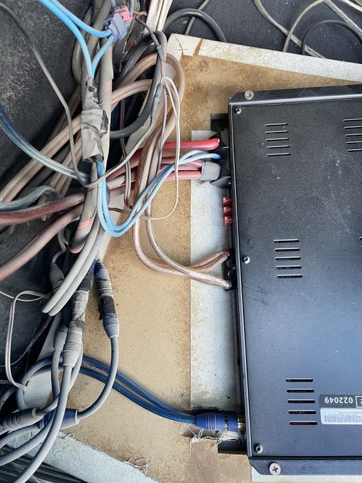 Som de carro muito bom