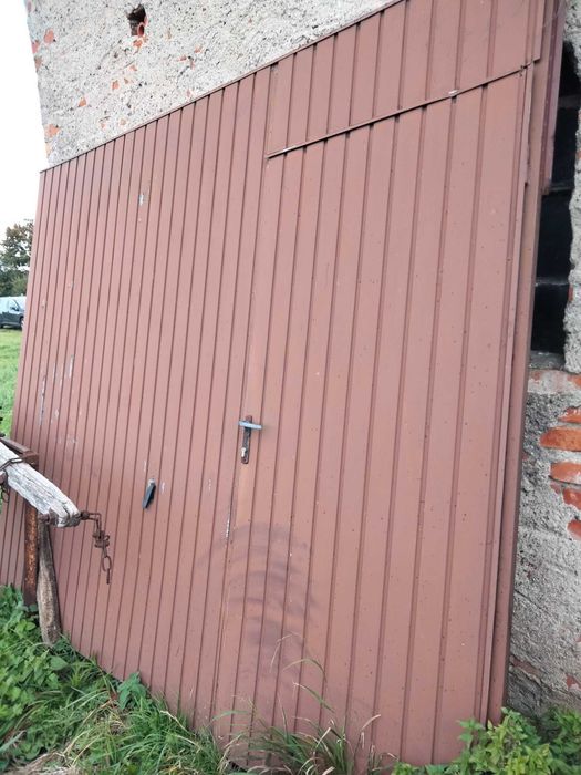 Sprzedam bramę garażową 300x250