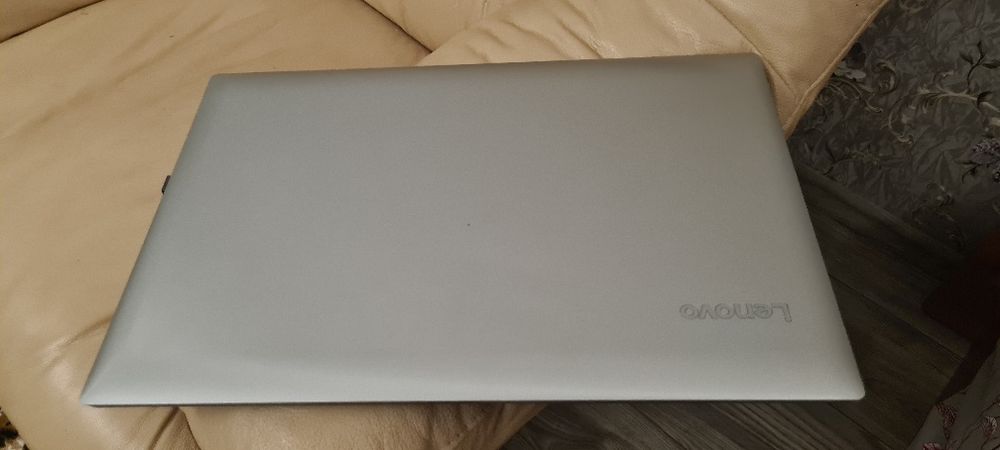 LENOVO ideapad 330-17 AMD A6-9225 RADEON R4 / RAM 8 Гб, HDD 1 Тб