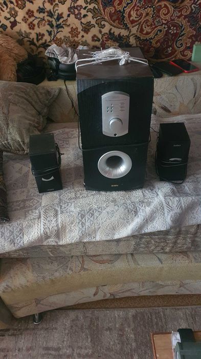 Компьютерные колонки с сабвуфером SVEN В2-10 50Вт+2х18Вт в отл.сост.