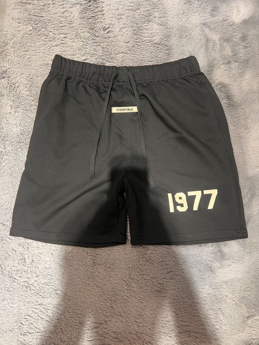Шорти essentials розмір L 1977