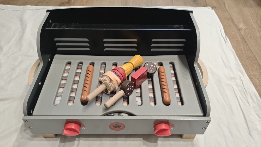 Drewniany grill Lidl dla dzieci