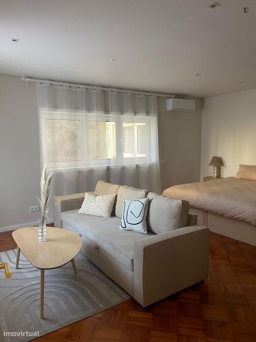 Quarto - localizado em Cedofeita Porto