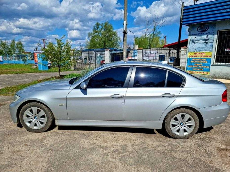 автомобіль BMW e90