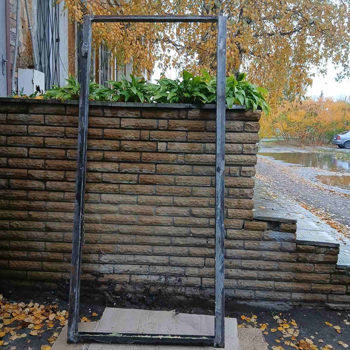 Продам вхідні металеві двері