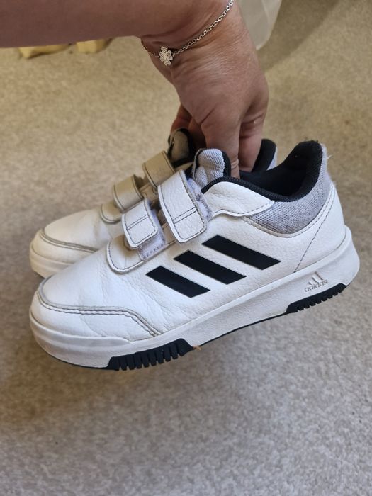 Дитячі кросівки Adidas. Розмір 32
