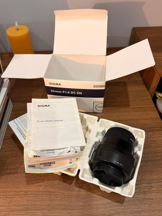 Lente Sigma 30mm f/1.4 DC DN Contemporary – Sony E (APS-C)