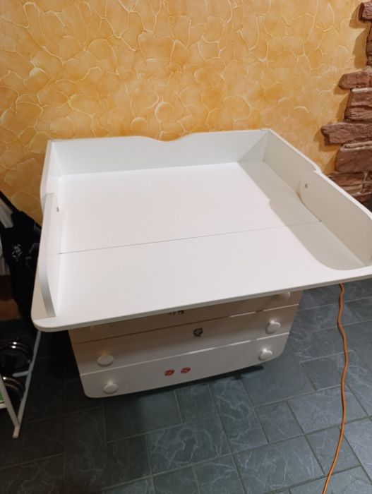 Дитячий комод з пелинальним столиком