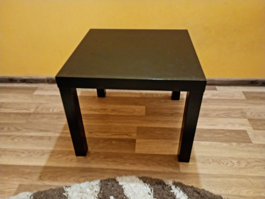 Oddam stolik Ikea i dywan kuchenny