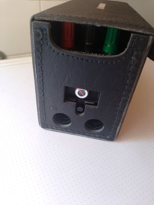 Time Electronic 404N with carry case. DC Millivolt Source Potentiometer.488996078921328643