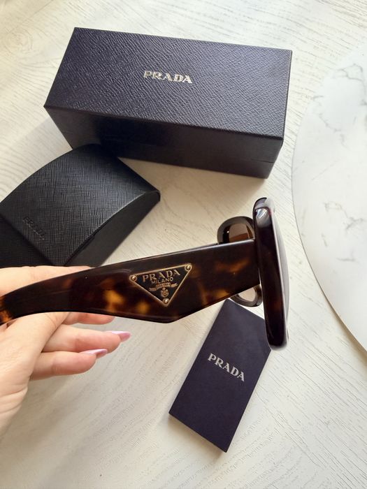 Сонячні окуляри Prada оригінал