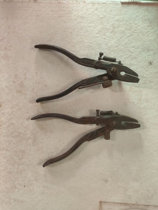 Travador de serrote antigo. Ideal para decoração