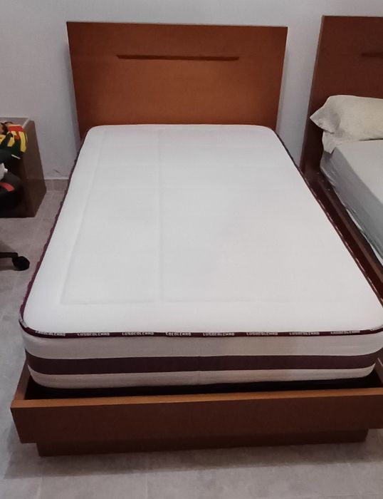 Vendo cama pinho mel