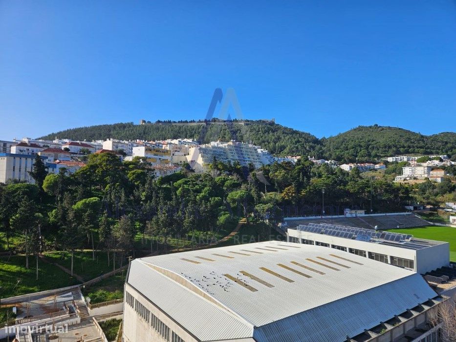 Apartamento T1 com Vista Mar e Terraço na Vila de Sesimbra!