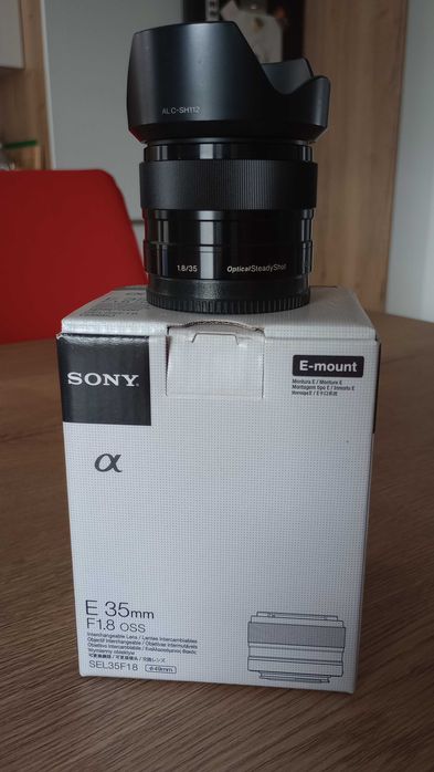 Obiektyw SONY SEL35F18 idealny bez rys przetarć uszkodzeń