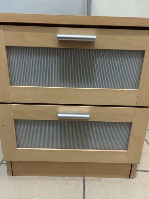 Mesinha de cabeceira folheado em madeira