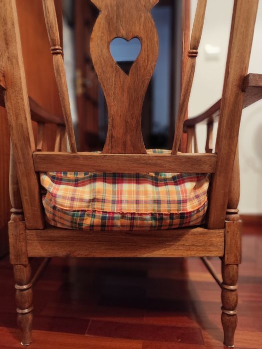 Cadeirão de Madeira