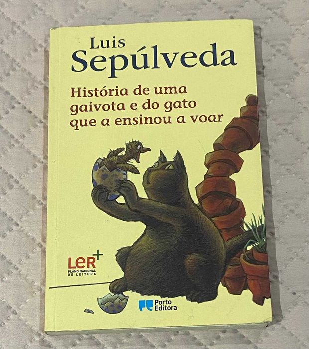 livro - historia de uma gaivota e do gato que ensinou a voar