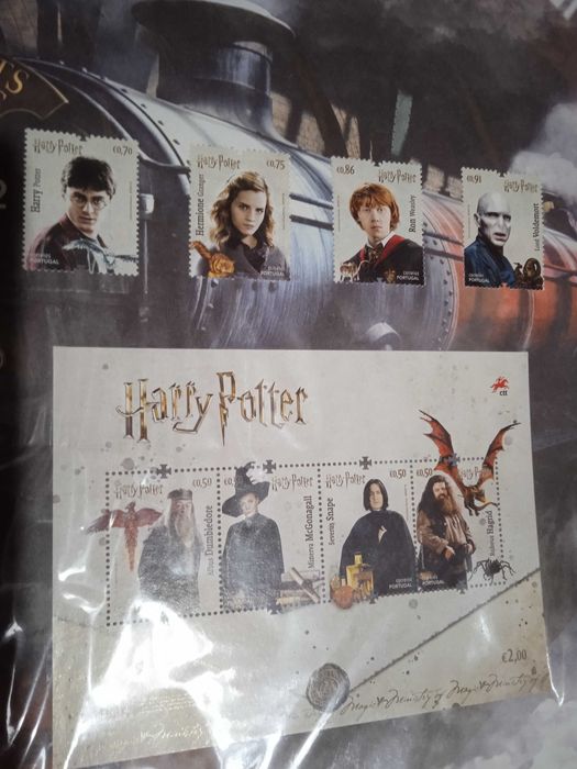 Folha Harry Potter com selos