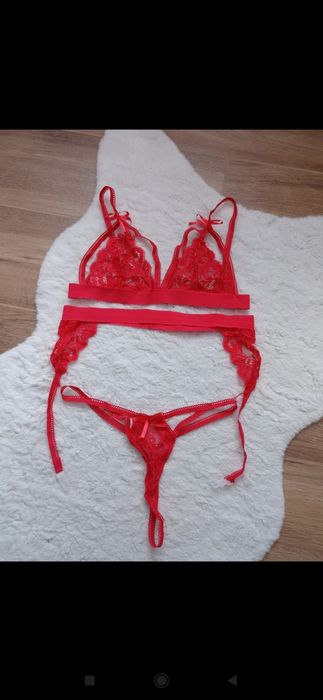 Komplet bielizny koronkowej