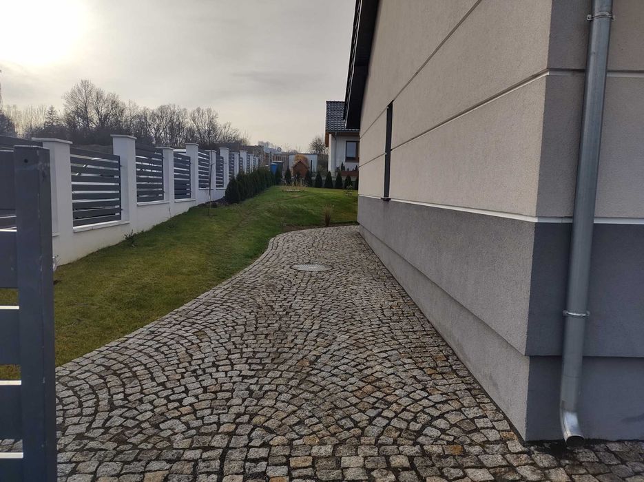 Brukarstwo,Układanie kostki granitowej.
