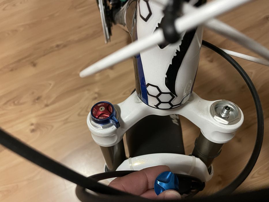Карбоновий specialized