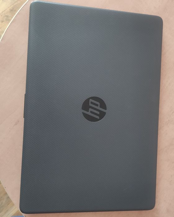 Продам ноутбук HP 250 G8