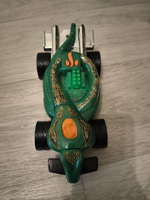 Машинка Хот Вилс Атака кобры