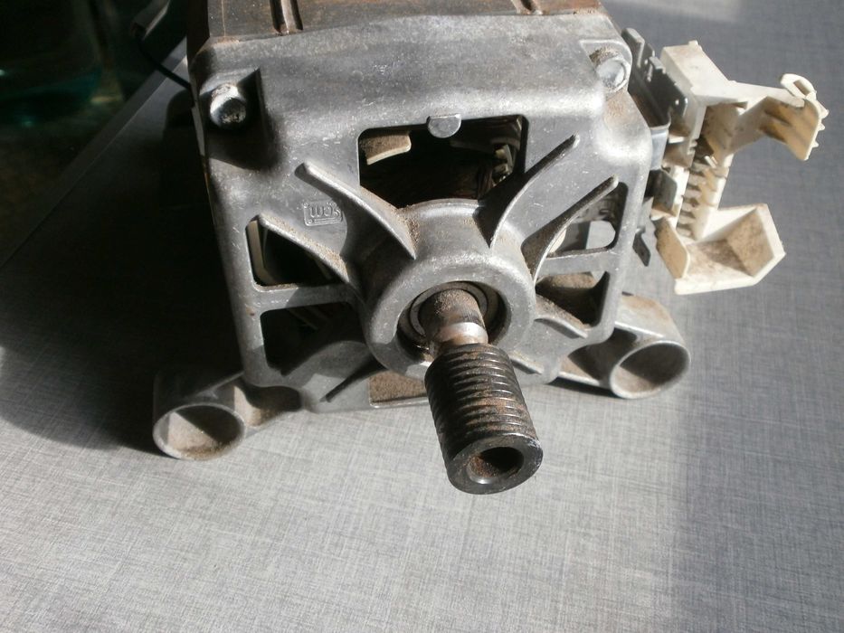 Двигатель стиральной машины