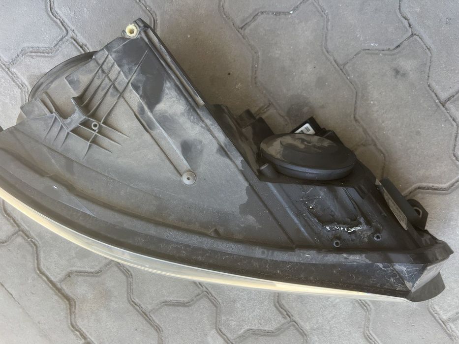 Фара на Volkswagen Tiguan 2013