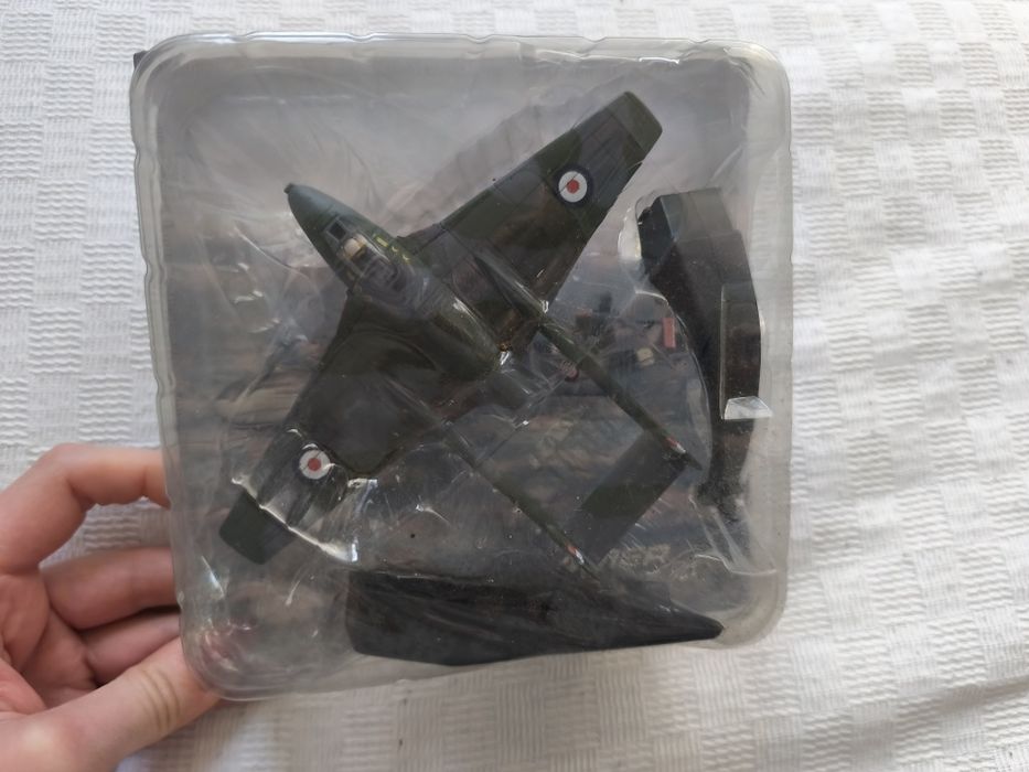 Samolot kolekcjonerski model Havilland Vampire FB 9 AmerCom