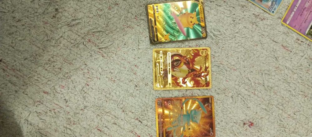 Mais de 200 Cartas pokémon