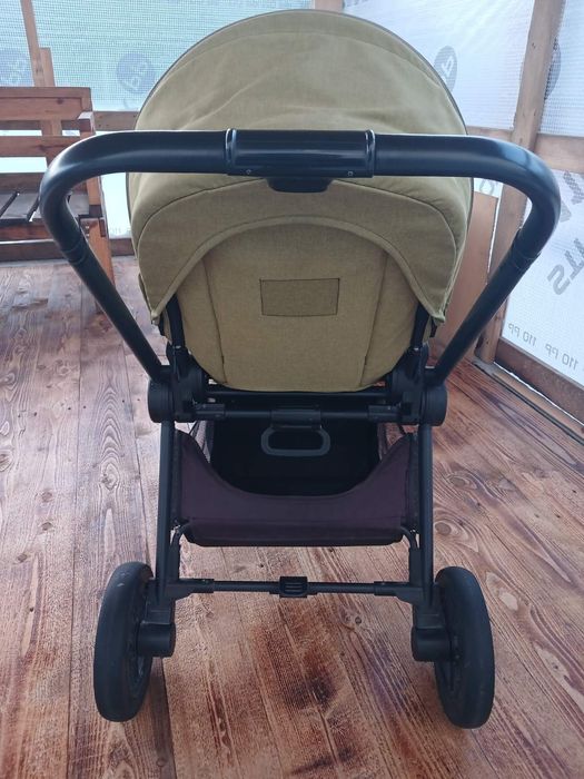 Продам в гарному стані прогулянкову коляску Carello Epicao