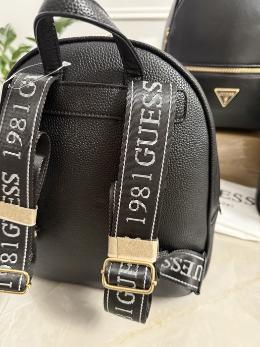 Рюкзак Guess рюкзак