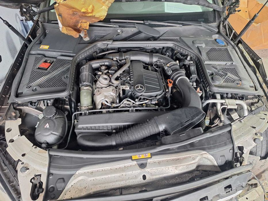 Mercedes Benz c180 Bluetech - Acidentado