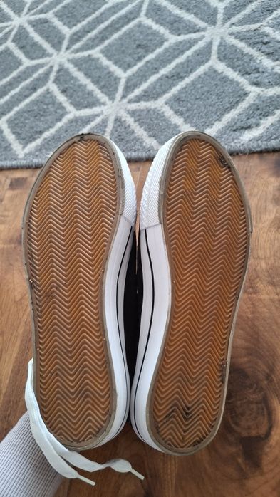 Trampki na grubszej podeszwie