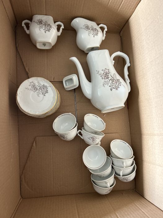 Used tea set482693753833400320